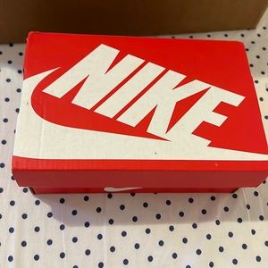 boys 8c Nike slide with strap